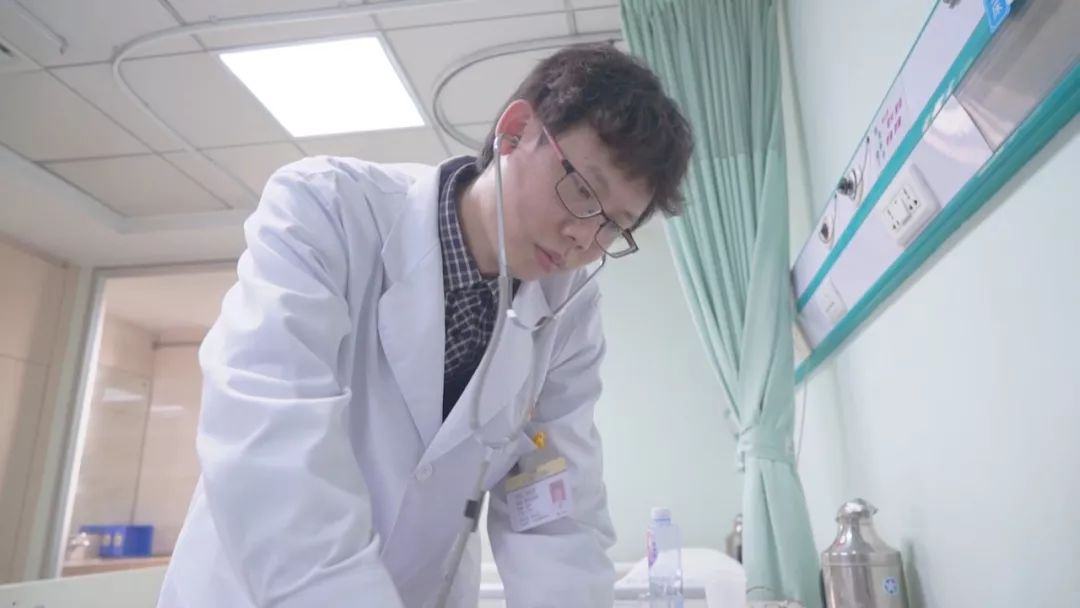盡職盡責(zé)好醫(yī)生，他是心血管病患者的“生命守護(hù)神”