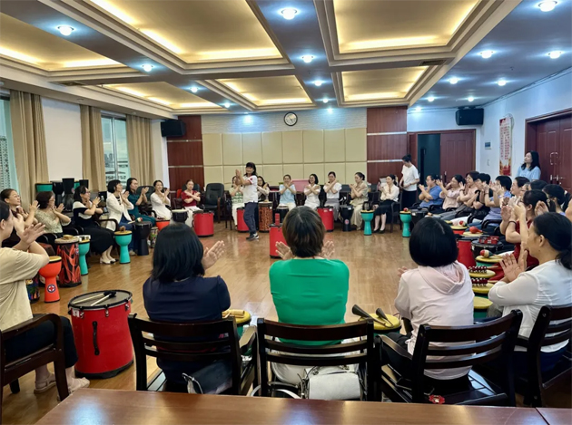 梧州市總工會(huì)女職工委員會(huì)開展“黨旗領(lǐng)航聚合力，情暖巾幗綻芳華” 主題活動(dòng)