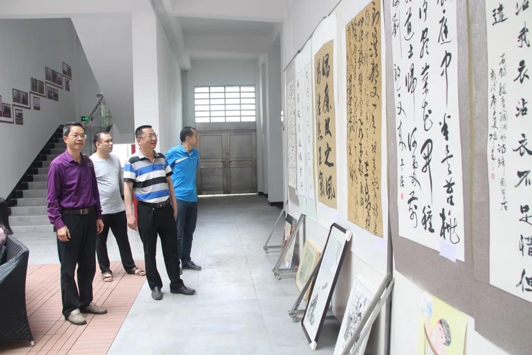 岑溪市總工會(huì)舉辦“中國夢·勞動(dòng)美”職工書畫作品比賽