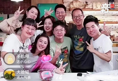 打工新鮮事丨一邊“上課”，一邊“賣大米”，被他的直播語錄圈粉了~